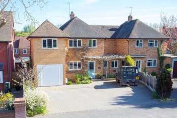 4 bedroom Semi-Detac...